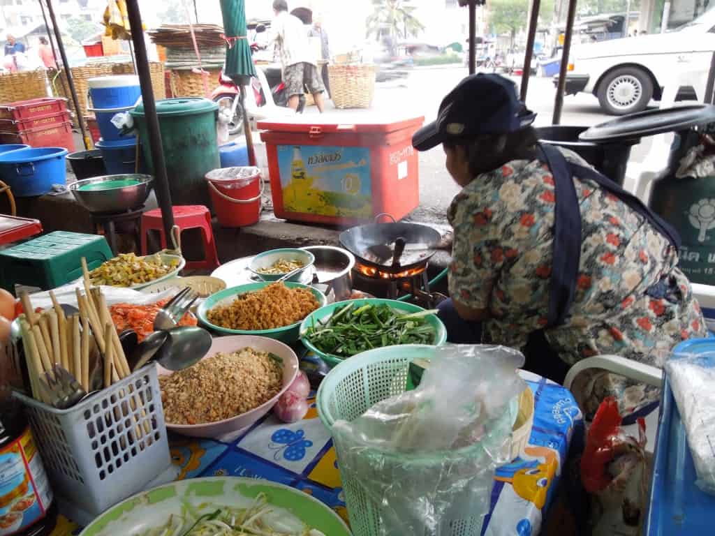 Fresh, hot Pad Thai cooking just for us!