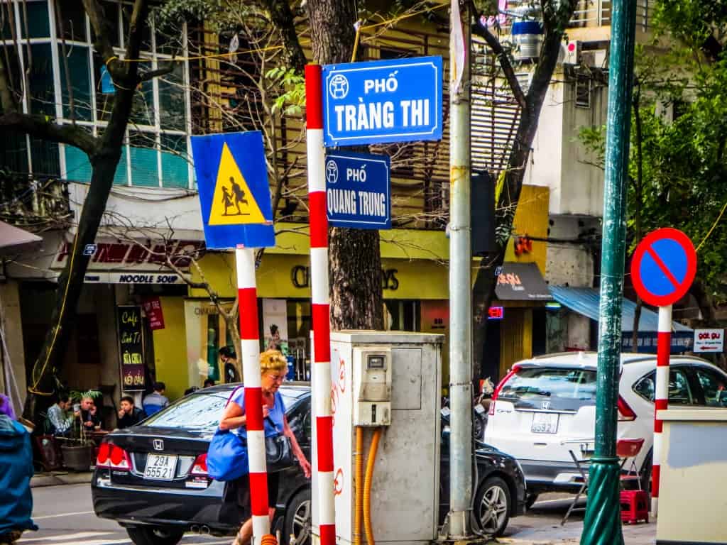 HAN Airport -street location of HAN airport shuttle