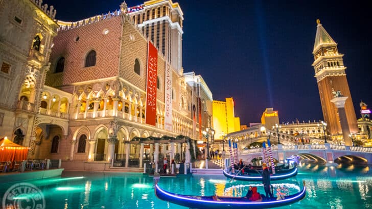 The Venetian Las Vegas - Visit an Impressive Replica of Italy - Go