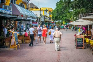 Playa del Carmen travel guide - 5th avenue walking street Playa