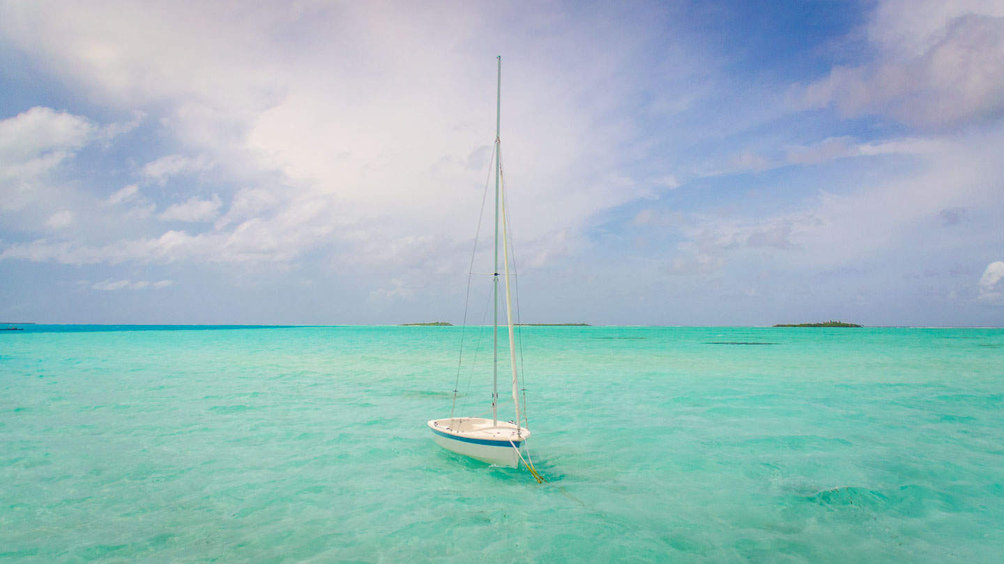Maldives Pictures - How to Maldives photo guide - Small Sail Boat-1