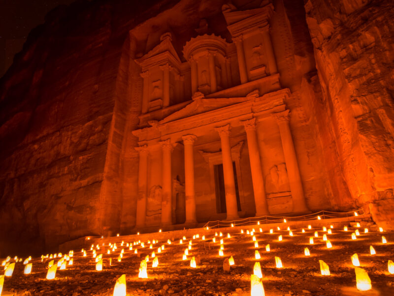 Petra by Night - Photographers guide to Petra at Night The treasury at night lit by lanterns