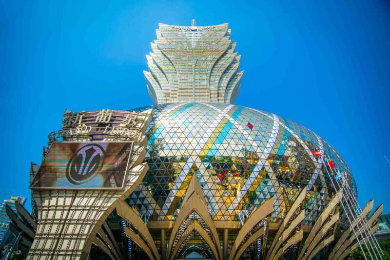 The Grand Lisboa hotel - Things to do in Macau