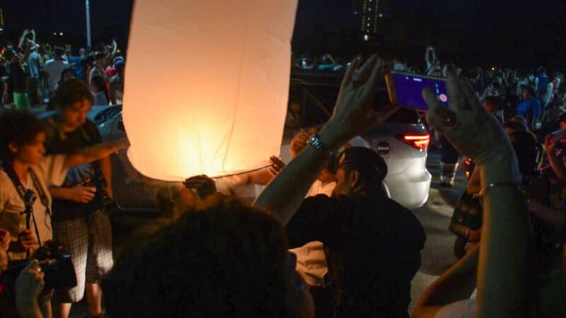 floating lantern lighting in Chiang Mai