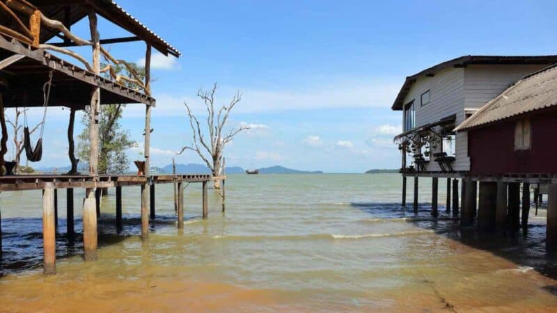 Wooden houses in Koh Lanta, Mango House Seafront Suites