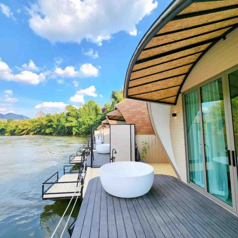 outdoor deck and tub at VeeVaree River Kwai Resort 