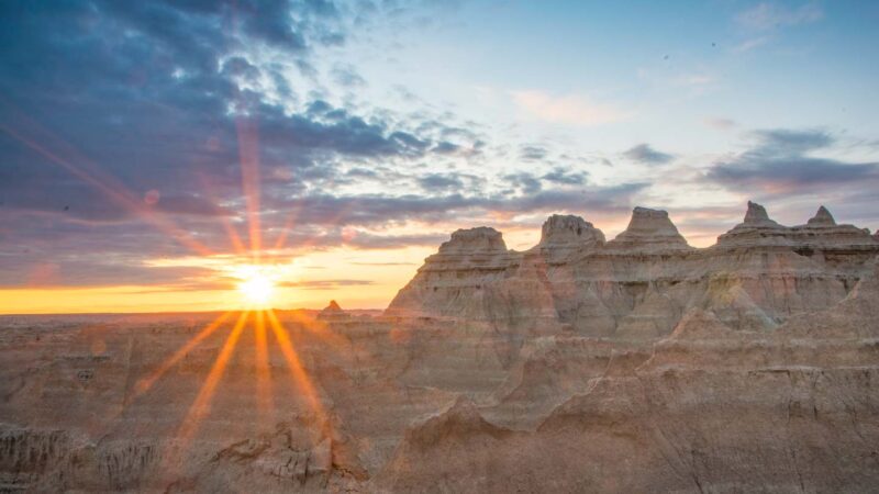 sunrise at badlands national park from the window trail 