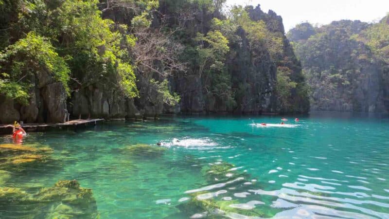 Swimming in Kayangan Lake Clearest lake in Asia