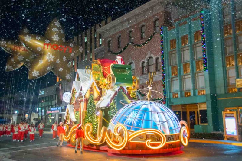 Universal Orlando's Holiday Parade by Macy's