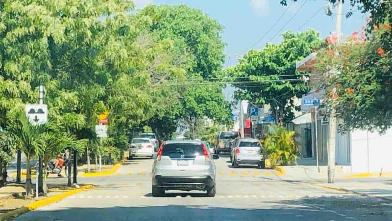 rental car driving in Playa del Carmen speed bump toupe