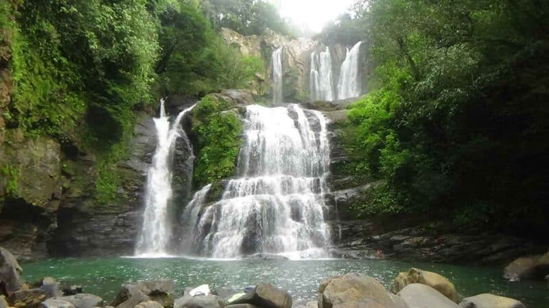 Cataratas Nauyaca tiered waterfall