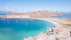 featured image for Best honeymoon destinations - couple in Mexico traveling together