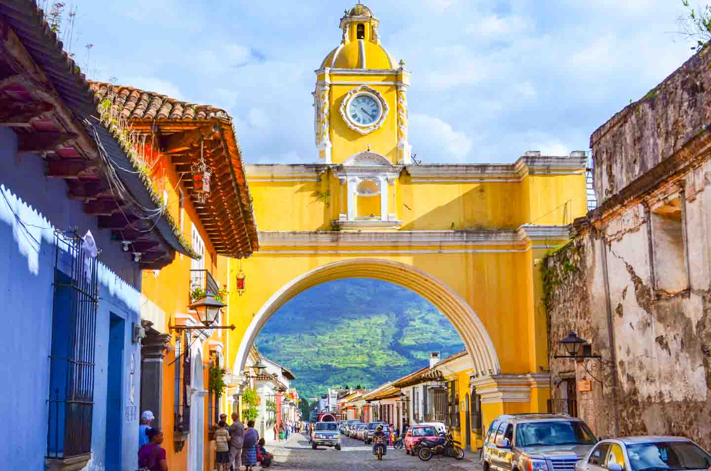 Santa Catalina Arch Yellow Arch In Antigua Guatemala Things To See In Antigua Guatemala 