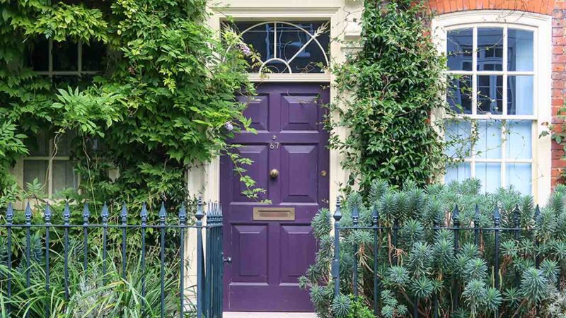 purple door in Bermondsey London Neighborhood