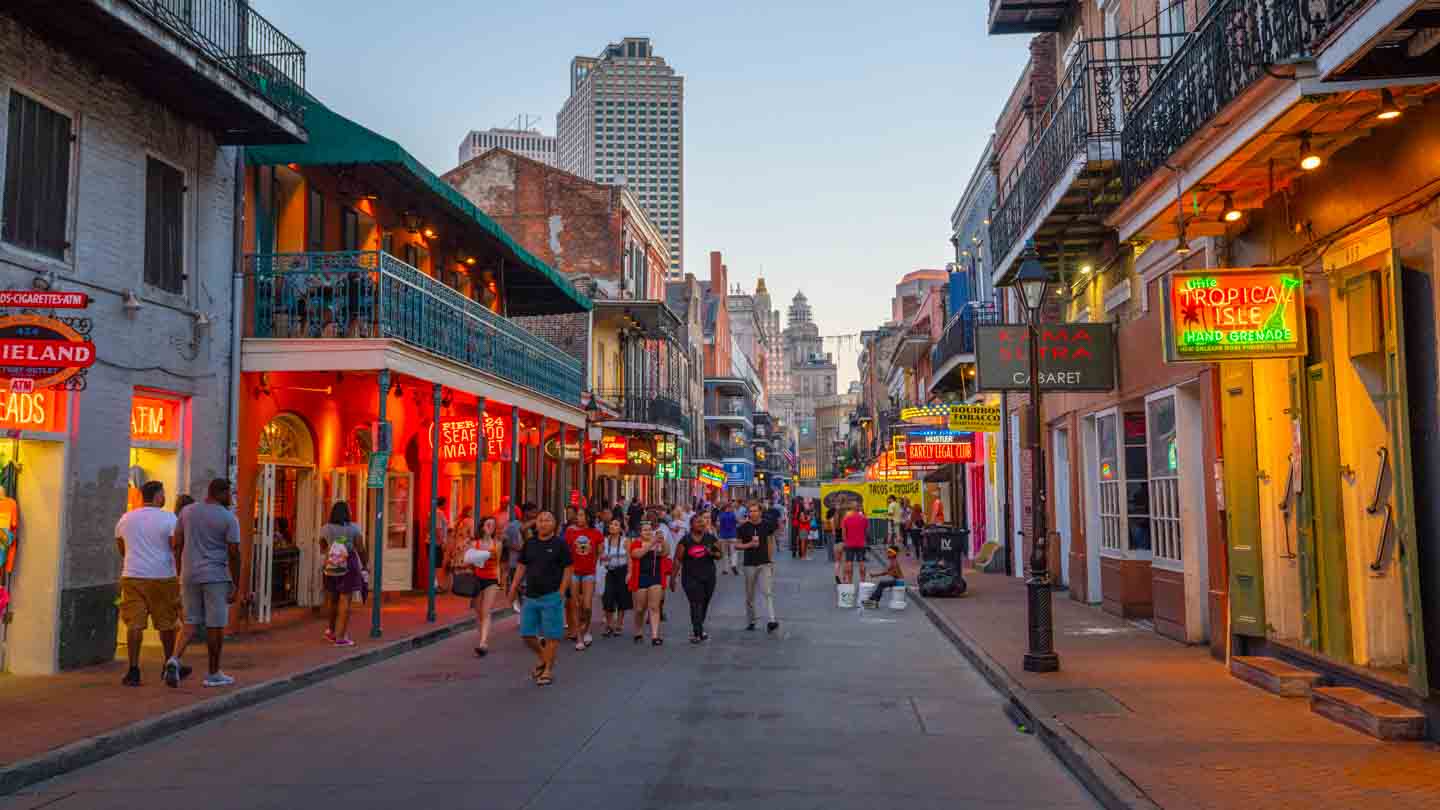 Bourbon Street New Orleans - Best place to drink in NOLA on the weekend
