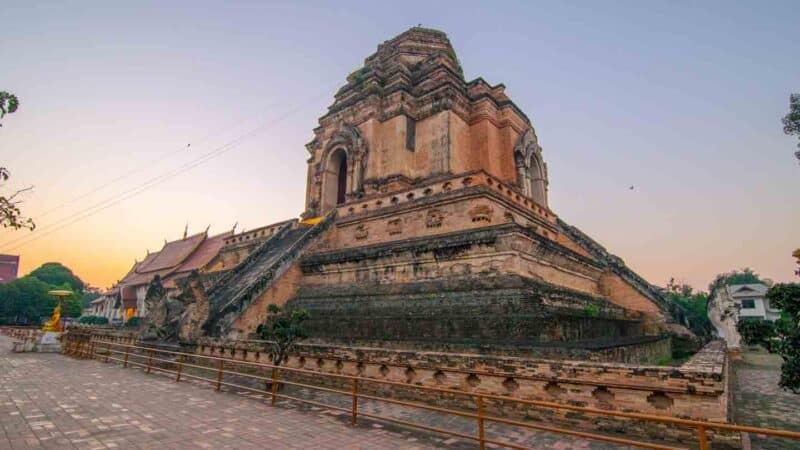 The broken topped brick temple in Chiang Mai - Wat Chedi Luang