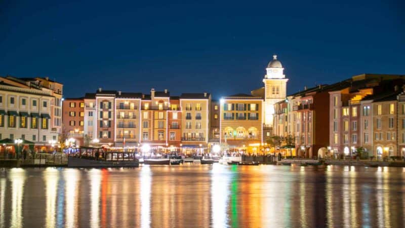 Portofino Hotel at night at Universal Orlando - Stay on site - top tips