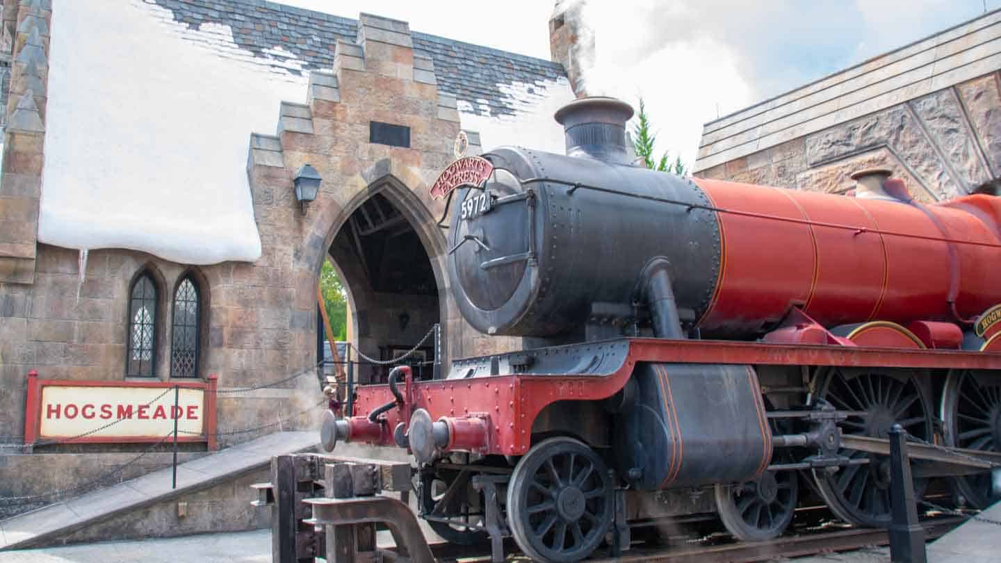 Universal Orlando Tips - Hogwarts Express Train - GETTING STAMPED