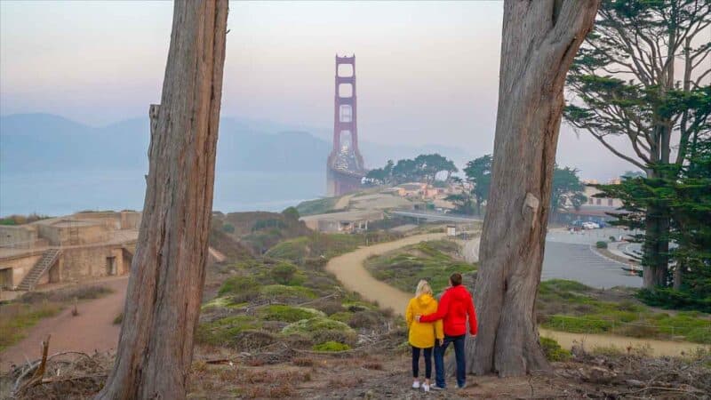 Couple looking at the Golden Gate Bridge 