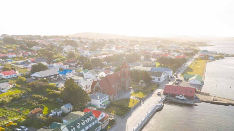 The Falkland Islands are one of those rare places left where you can escape the modern world. How to spend the perfect 2 weeks in the Falkland Islands travel guide .