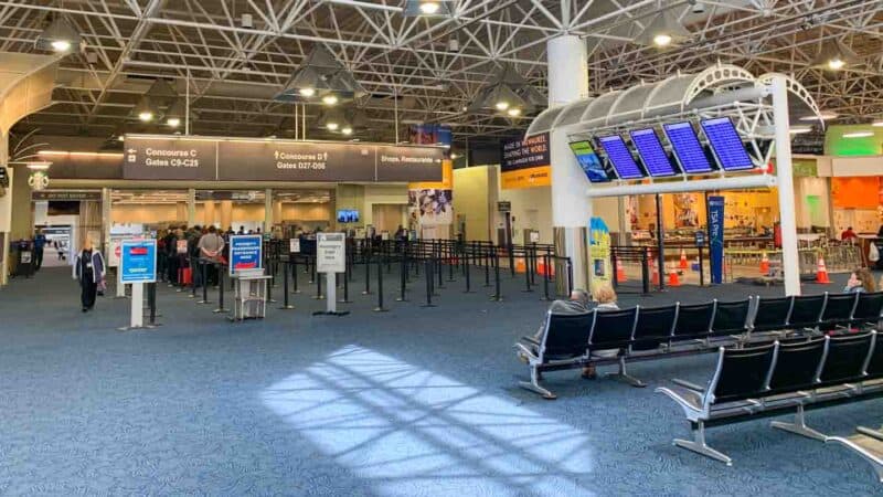 view of the front of Terminal or concourse D in the Milwaukee Airport