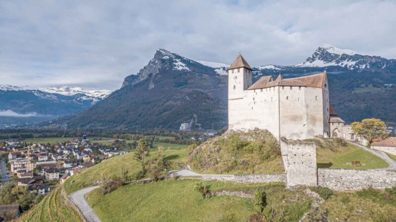 Drone foto de Gutenberg Castle - Cosas que hacer en Gutenberg-Castillo-Cosas-para-hacer-en-Liechtenstein