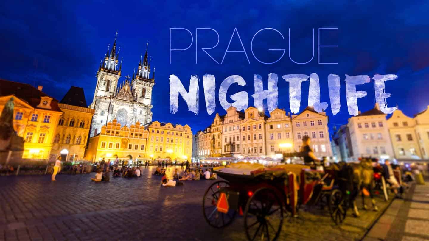 Nejlepší obraz pro Noční život v Praze - Praha panoráma města v noci s slavný kostel v přední části modré obloze