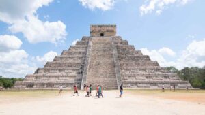 Main temple of Chichén-Itzá - Best things to do Cancun