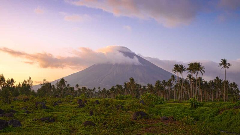Volcano Mount Mayon popular Philippines attractopm