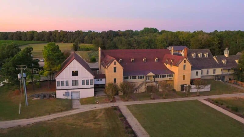 Exterior view of the Williamsburg Winery - Places to visit