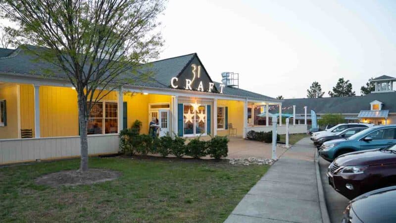 Exterior view of Craft 31 Restaurant - Top Rated Williamsburg