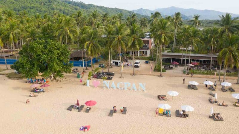 beach chair and restaurants in the Nacpan Area