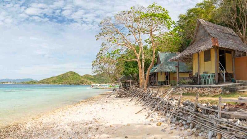 Small wooden Huts on the beach of Banana Island that you can rent by the night