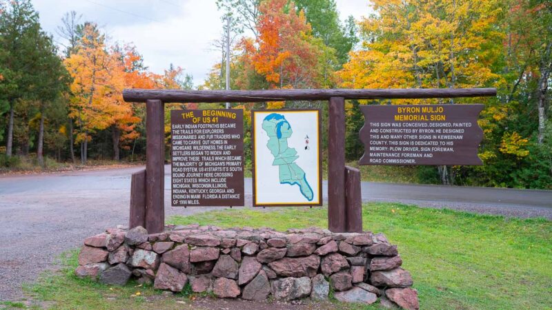 Phot of the sign signifying the start of highway 41 in Copper Harbor Michigan - Things to see