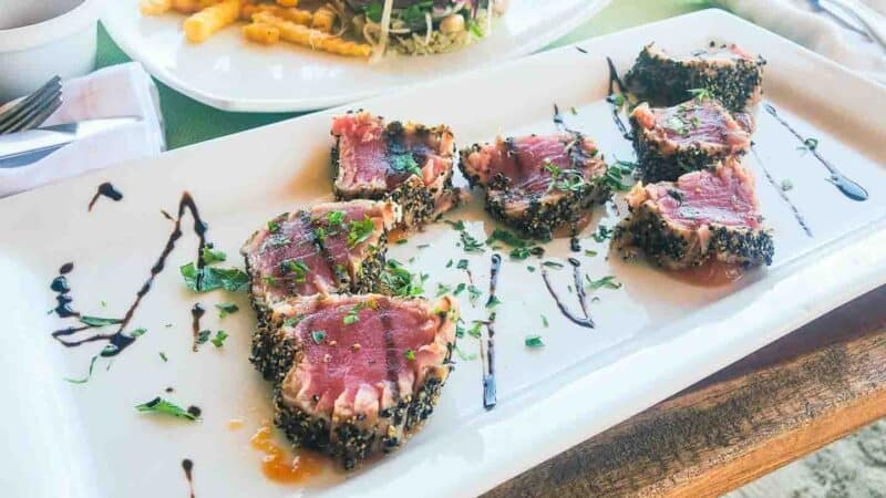 fresh tuna at Villa Flamingos restaurant in Holbox