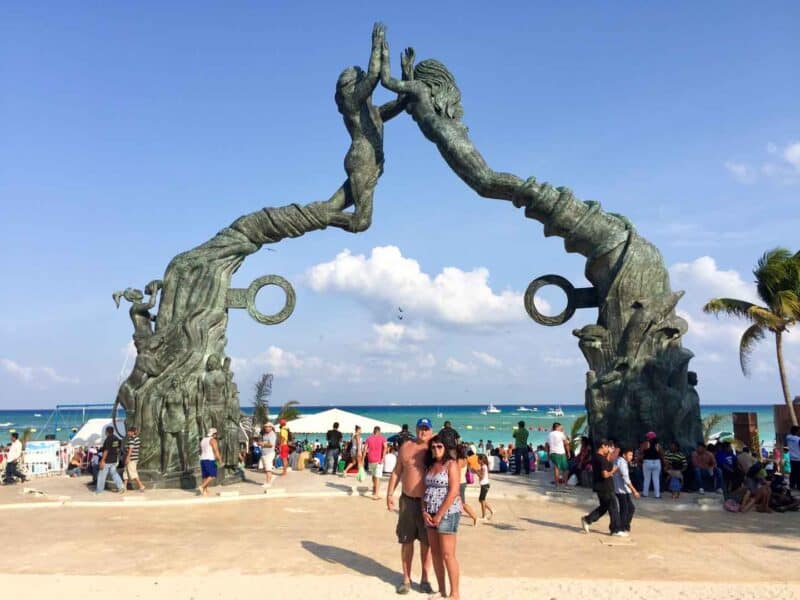 Couple at Parque Fundadores in Playa del Carmen Mexico
