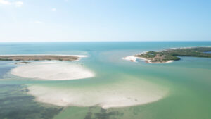 Aerial view of Caladesi Island with sand banks and small islands - Top sights
