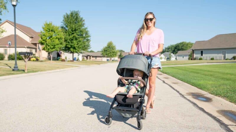 Joolz Aer front of stroller with mom and daughter