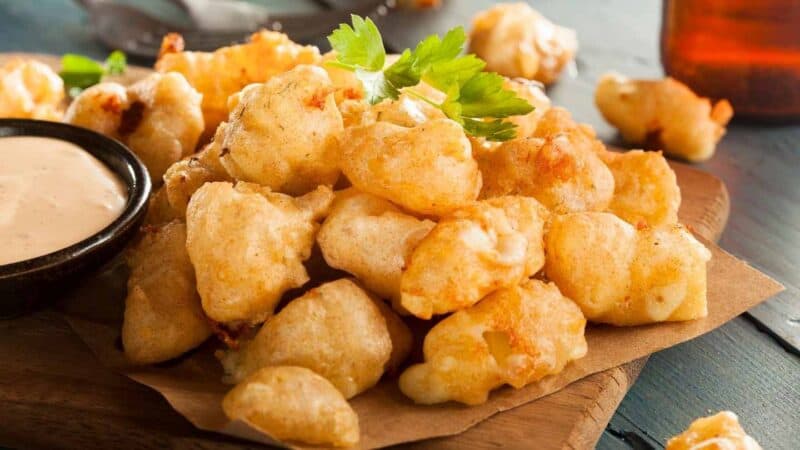 deep fried cheese curds with sauce in Wisconsin 