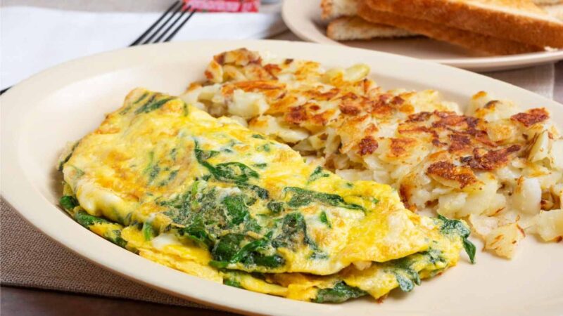Omelete and hasbrowns for breakfast