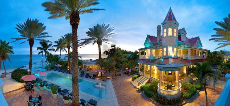 Sunset view of Seaside Cafe at the Mansion in Key West - Pool and restaurant view