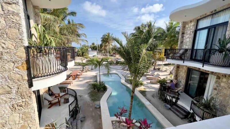 Cuco Hotel & Kite El Cuyo with pool and looking at the ocean