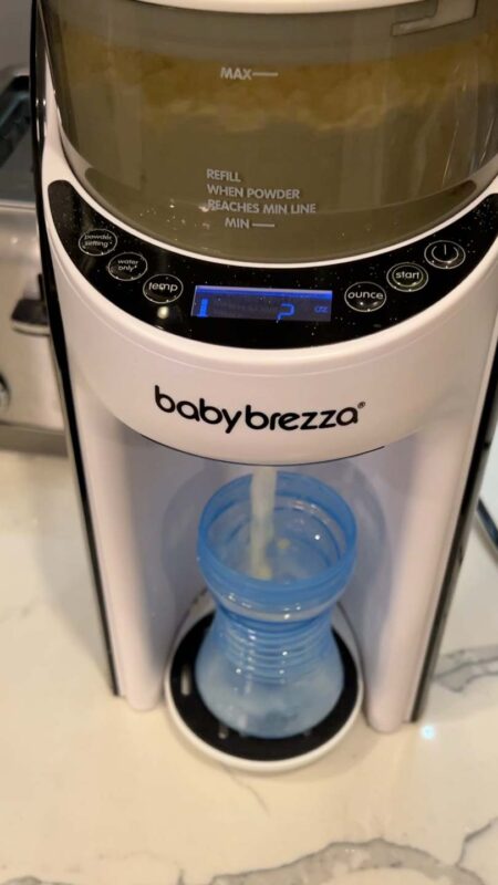 how to make a bottle with the Baby Brezza