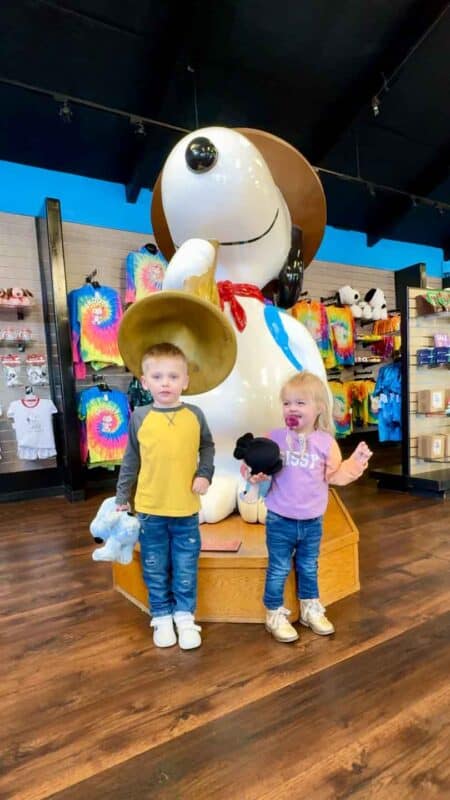 kids at Peanuts Headquarters store in Knott's Berry Farm California Marketplace